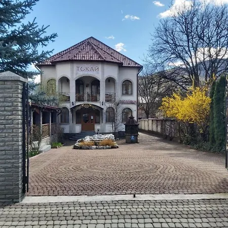 Hotel токай Rachiw